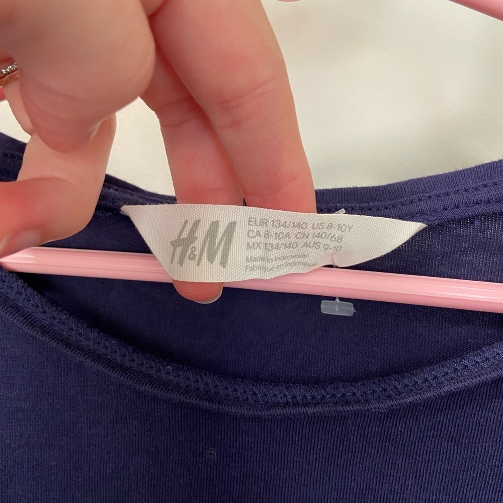 NWT |‎ H&M girl’s tshirt — size 8/10 - Picture 3 of 4